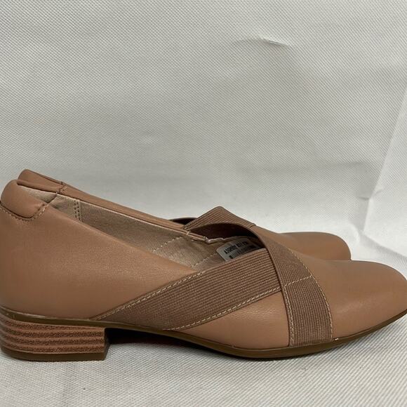 Sz 11 New Clarks Collection Juliet Dahlia Slip-On Loafer  Taupe Solid pink blush - Picture 5 of 7